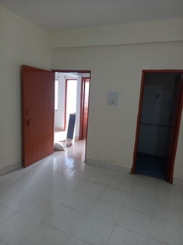 Room in 3 BHK Independent House at Hinoo – for Rent