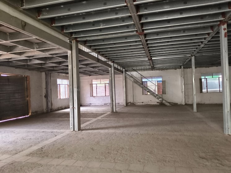  Parking, sector 16 Commercial Office Space 8500 Sq.Ft. In Sector 16 Noida 8695190