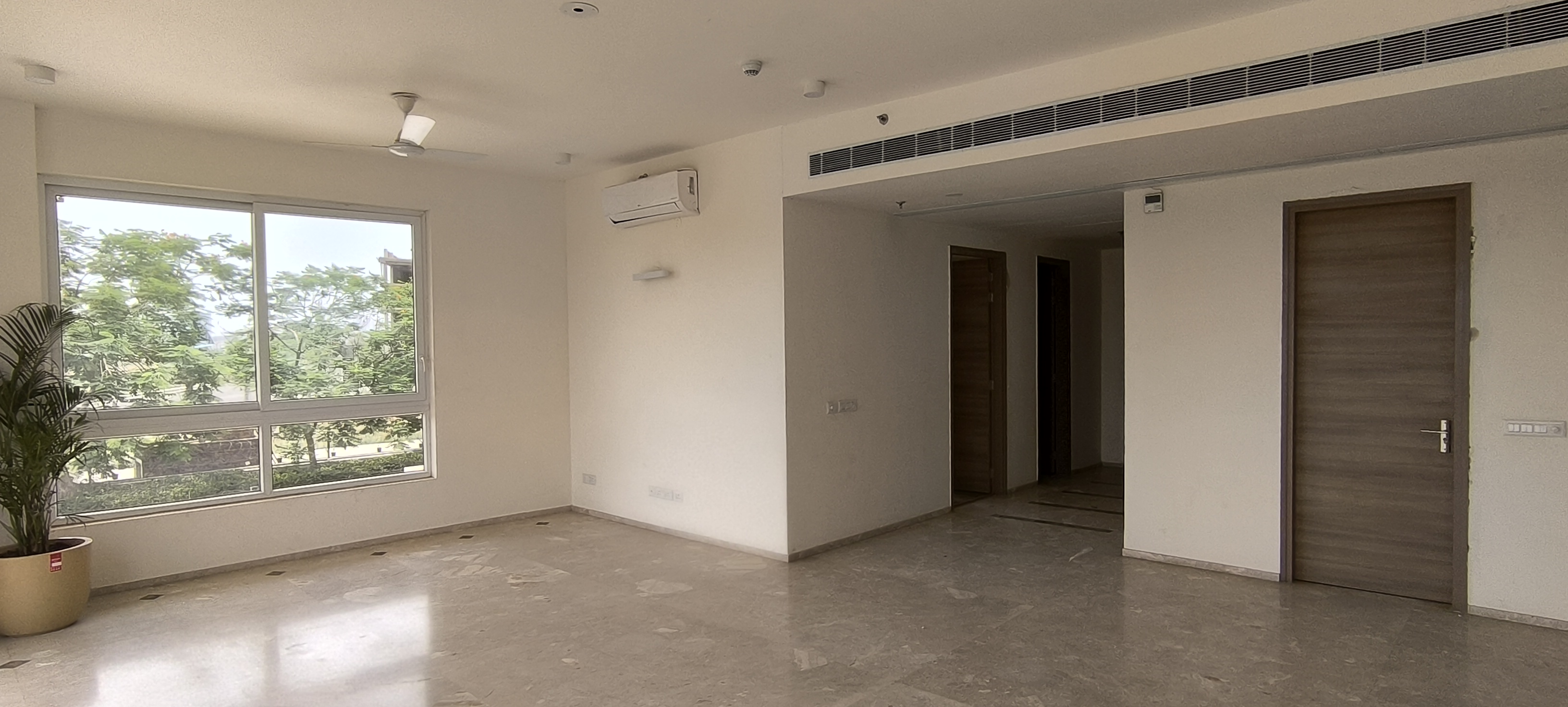 3 BHK + Servant Room,Extra Room 2550 Sq.Ft. Apartment in Vatika Sovereign Park