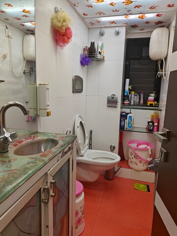 Attached Bathroom in 3 BHK Apartment at Grant Road East – for Rent
