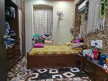 Bedroom in 3 BHK Apartment at Grant Road East – for Rent