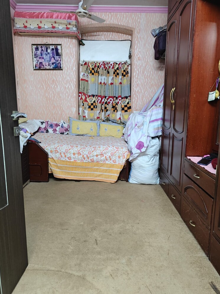 Bedroom, grant road east 3 Bedroom 1200 Sq.Ft. Apartment In Grant Road East Mumbai 8695236