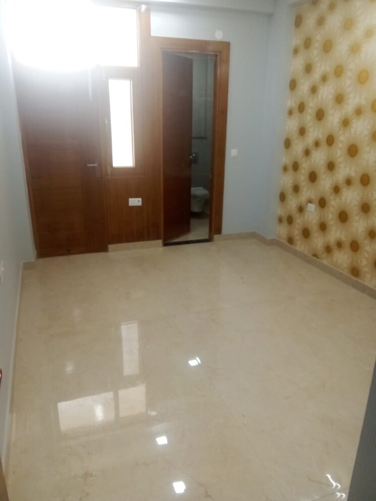 Room, amrapali-vaishali 4 Bedroom 156 Sq.Mt. Independent House In Vaishali Sector 3 Ghaziabad 8695270