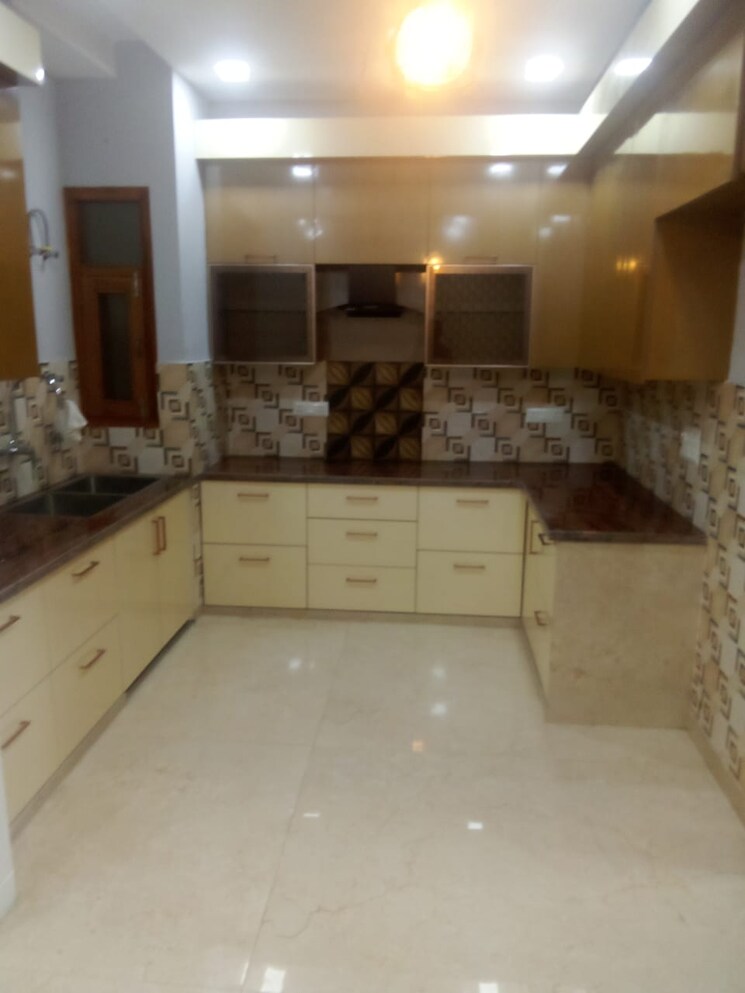 Kitchen, amrapali-vaishali 4 Bedroom 156 Sq.Mt. Independent House In Vaishali Sector 3 Ghaziabad 8695270