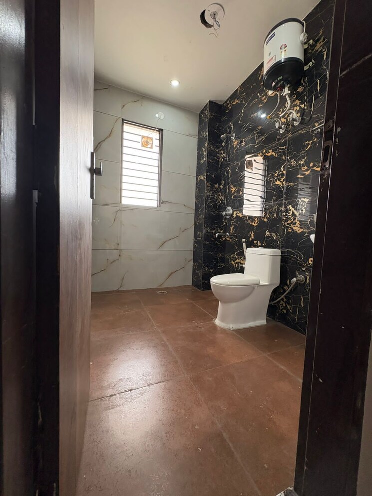 Room, the-images-floors 4 Bedroom 460 Sq.Yd. Builder Floor In Sector 51 Gurgaon 8695269