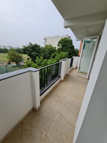 Balcony in 3 BHK Builder Floor at Hong Kong Bazaar, Sector 57 – for Rent