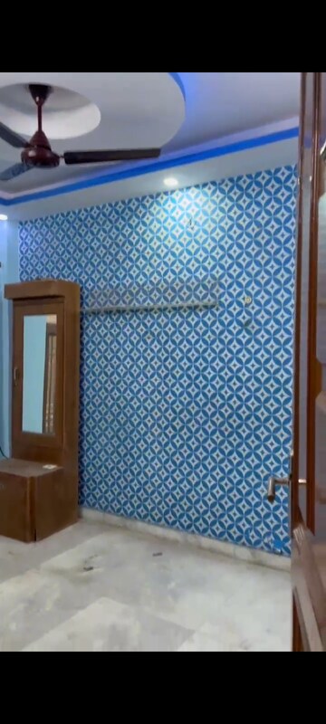 Room in 3 BHK Builder Floor at Laxmi Nagar – for Sale
