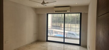 Room in 3 BHK Builder Floor at Old DLF Colony, Sector 14 – for Rent