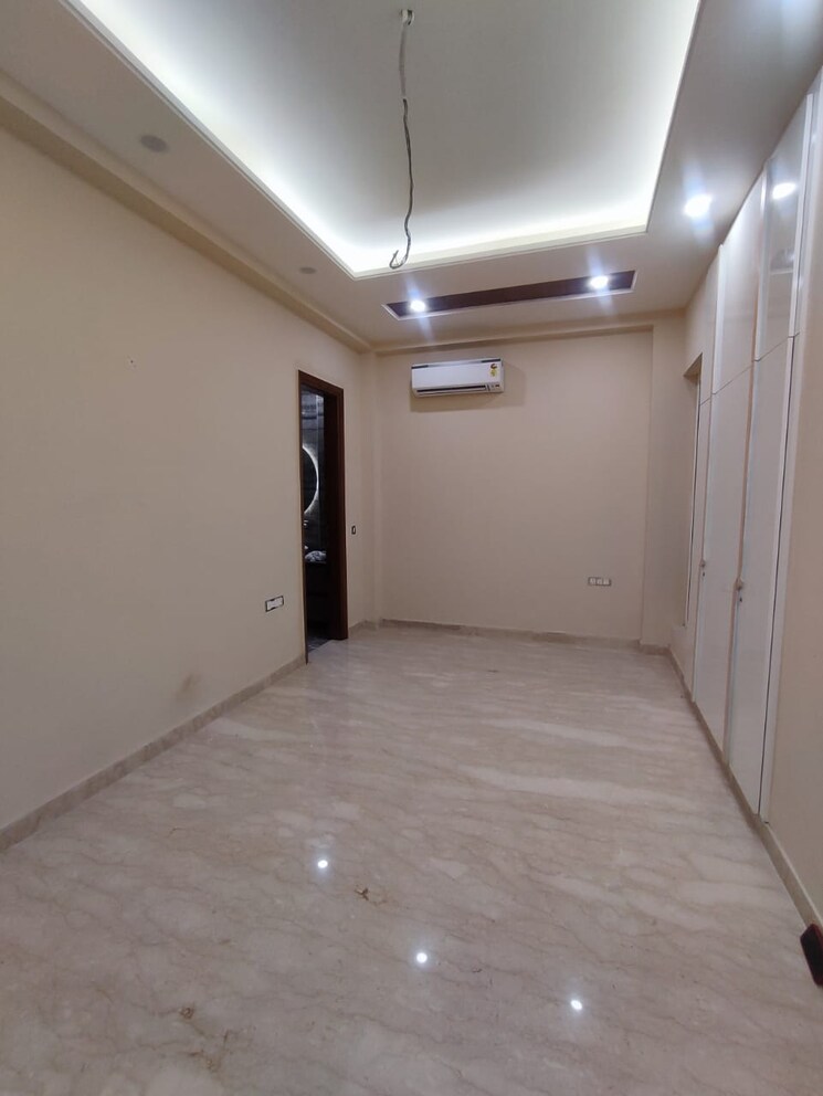 Room, saket 4 Bedroom 2700 Sq.Ft. Builder Floor In Saket Delhi 8695352