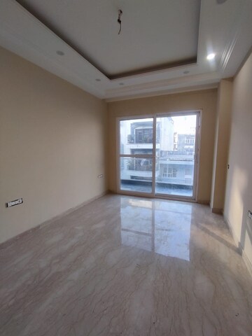 Room in 4 BHK Builder Floor at Saket – for Sale