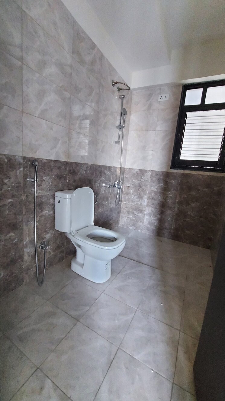 Bathroom, sargam-chs-nanded 2 Bedroom 761 Sq.Ft. Apartment In Sinhagad Road Pune 8695288