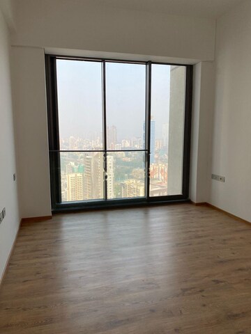 Room in 2 BHK Apartment at Shapoorji Pallonji BKC 28, Bandra East – for Rent