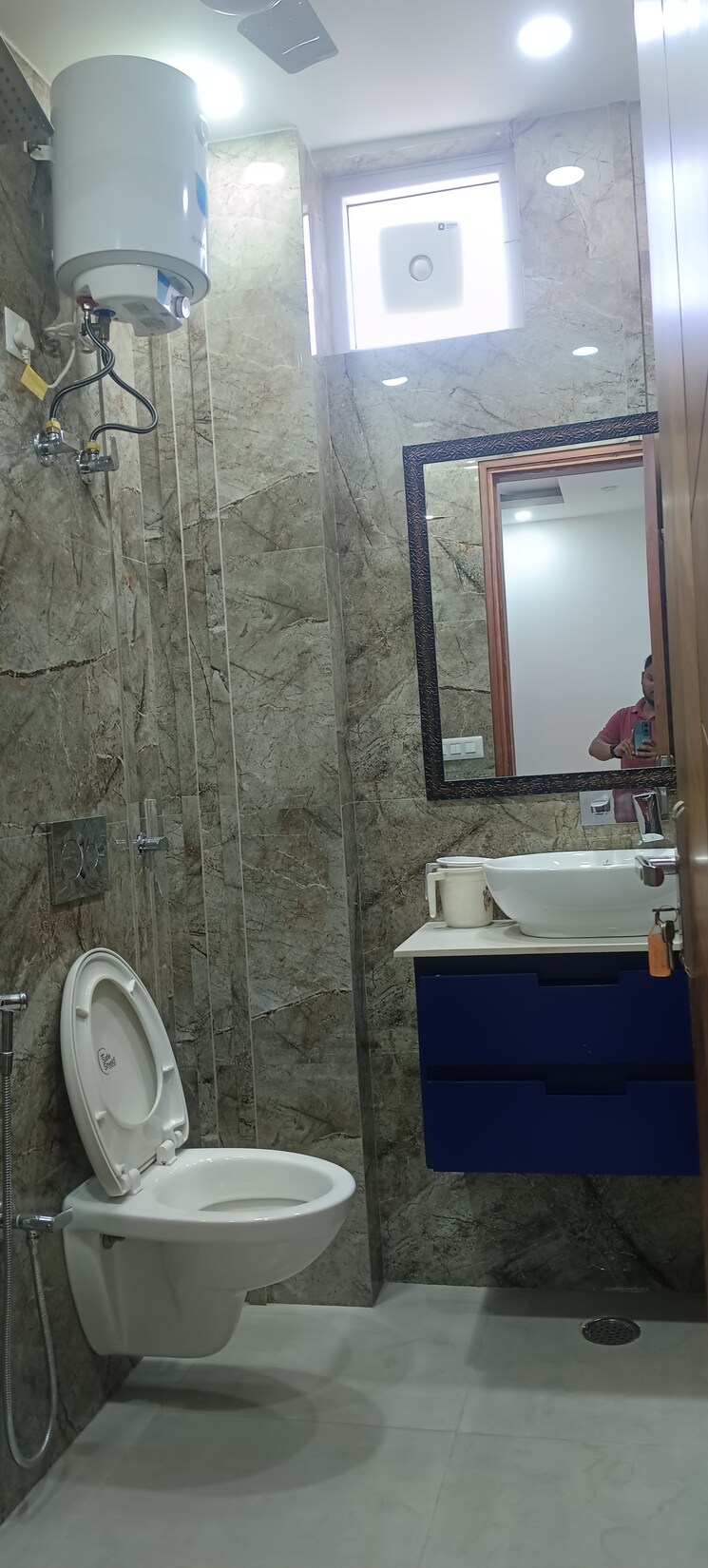 Bathroom, janakpuri 3 Bedroom 1400 Sq.Ft. Builder Floor In Janakpuri Delhi 8695386