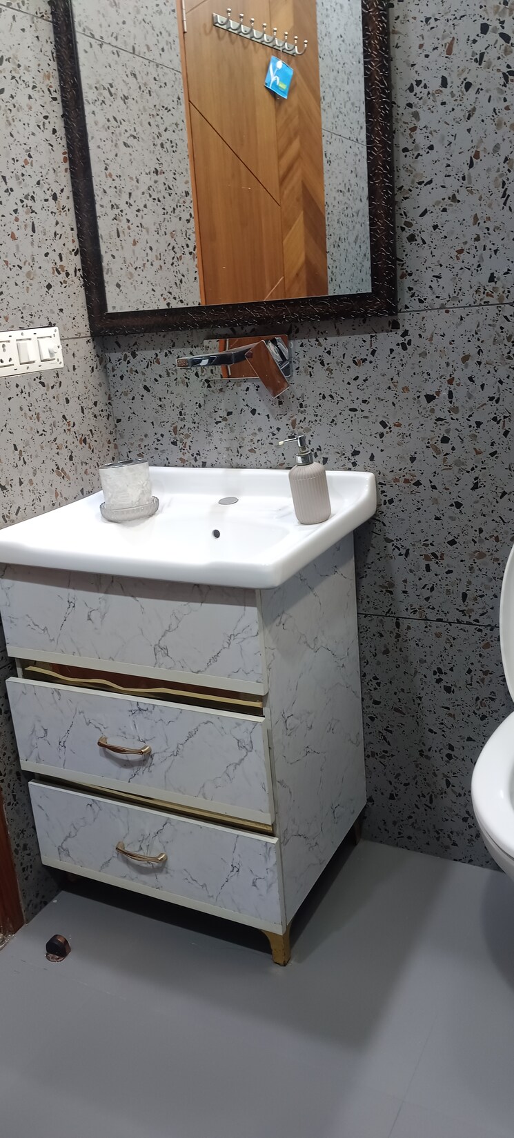 Bathroom, janakpuri 3 Bedroom 1400 Sq.Ft. Builder Floor In Janakpuri Delhi 8695386