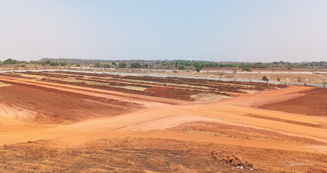 Plot For Sale in Manneguda 