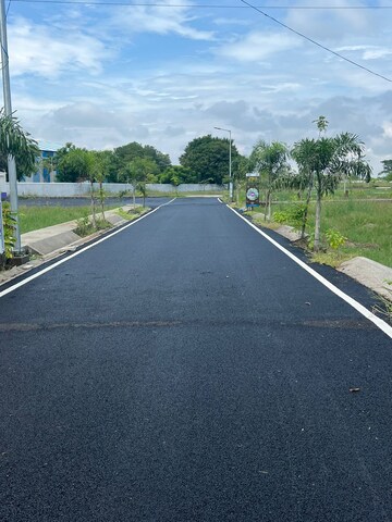 Swimming Pool in  Plot at Thandalam – for Sale