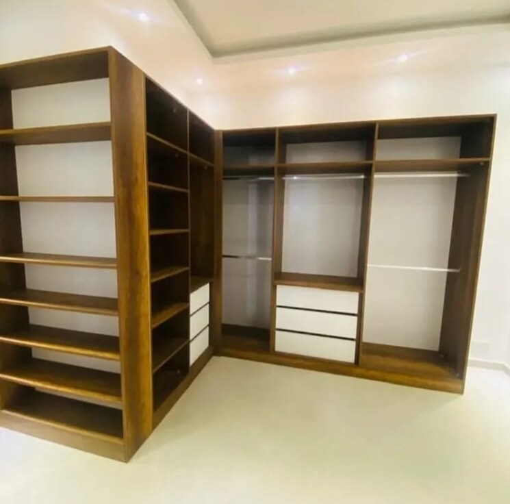 Room, sector 29 2.5 Bedroom 2250 Sq.Ft. Builder Floor In Sector 29 Faridabad 8695385