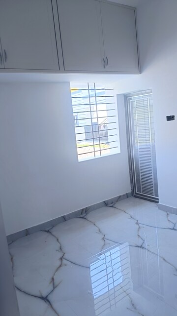 Room in 4 BHK Independent House at Bathlapalli – for Sale