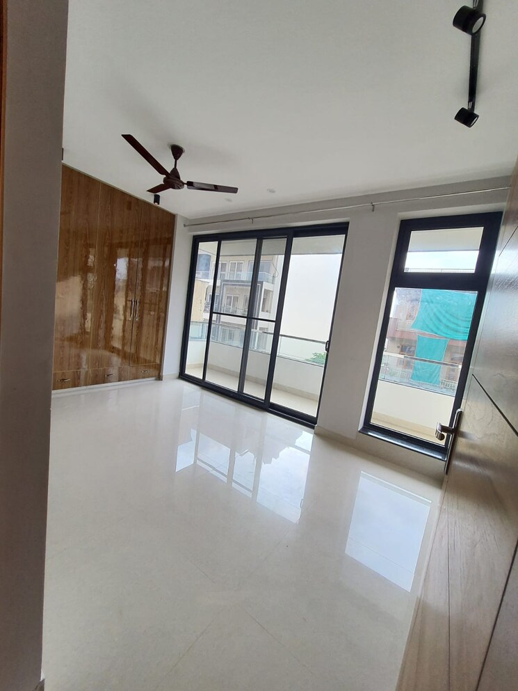 Room, sector 46 3 Bedroom 1700 Sq.Ft. Builder Floor In Sector 46 Gurgaon 8695373