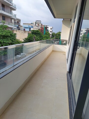 Balcony in 3 BHK Builder Floor at Sector 46 – for Rent