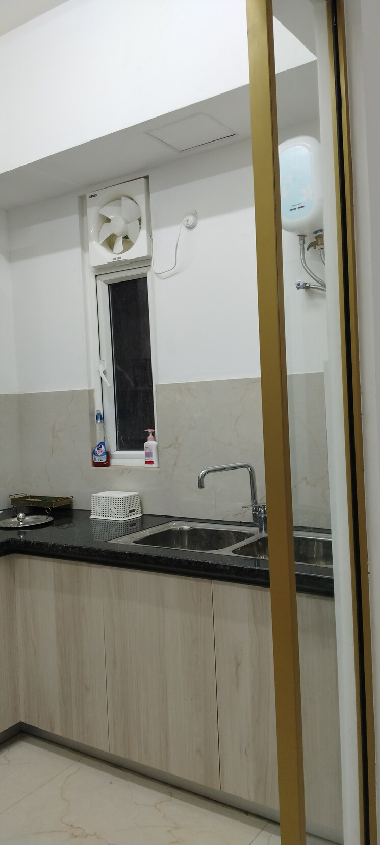 Kitchen, smart-world-orchard 3.5 Bedroom 1712 Sq.Ft. Builder Floor In Sector 61 Gurgaon 8697652