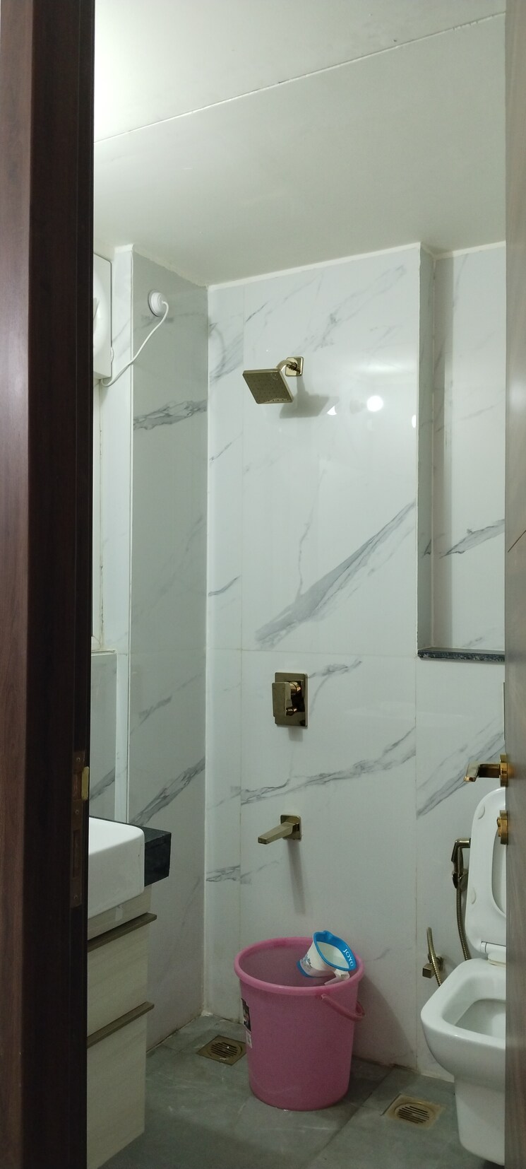 Bathroom, smart-world-orchard 3.5 Bedroom 1712 Sq.Ft. Builder Floor In Sector 61 Gurgaon 8697652