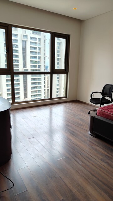 Room in 3.5 BHK Apartment at Panchshil One North, Magarpatta City – for Sale