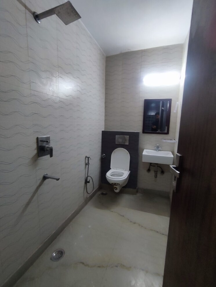 Bathroom, saket 3 Bedroom 1125 Sq.Ft. Builder Floor In Saket Delhi 8695494