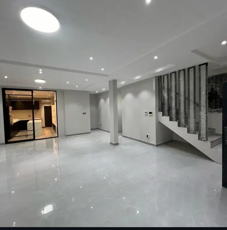 Room, sector 33 3 Bedroom 3150 Sq.Ft. Builder Floor In Sector 33 Faridabad 8695513