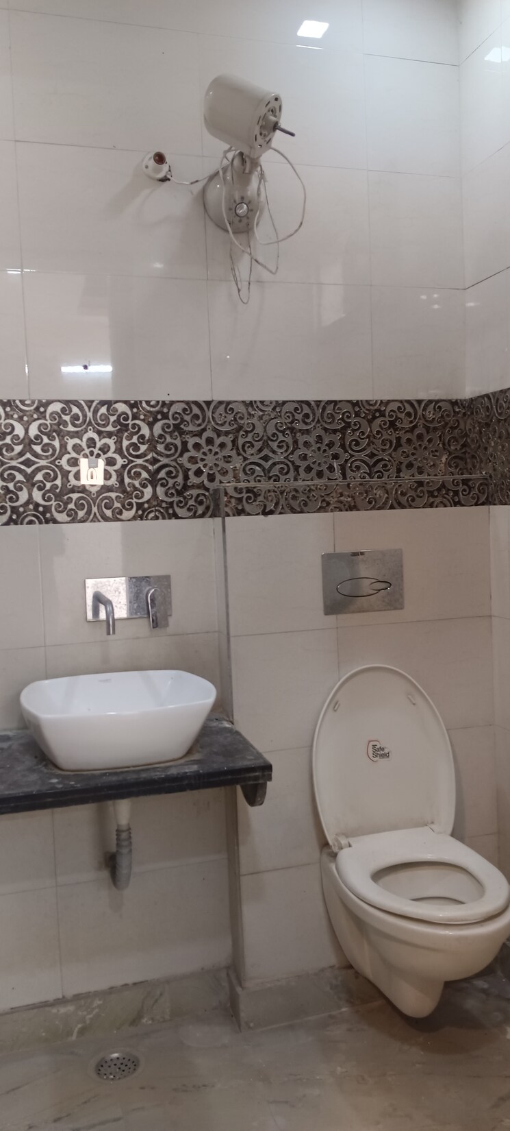 Bathroom, meenakshi garden 2 Bedroom 900 Sq.Ft. Builder Floor In Meenakshi Garden Delhi 8695554