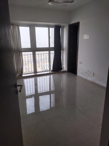 Room in 2 BHK Apartment at L&T Crescent Bay T2, Parel – for Rent