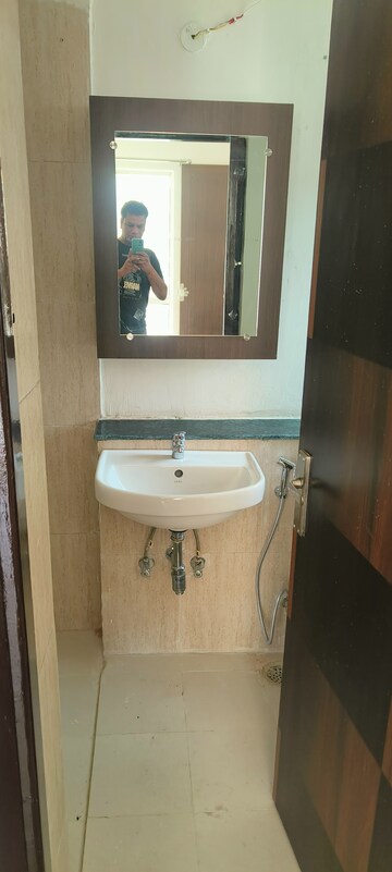 Bathroom in 3.5 BHK Apartment at Jaypee Greens Kosmos, Sector 134 – for Rent