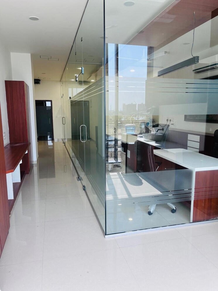 Team Area, shela Commercial Office Space 1068 Sq.Ft. In Shela Ahmedabad 8695542