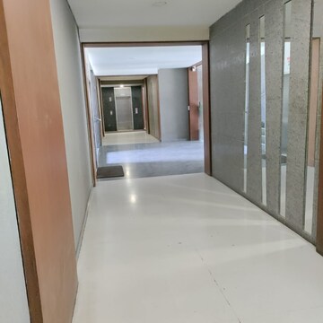 Room in  Office Space at Thaltej – for Rent