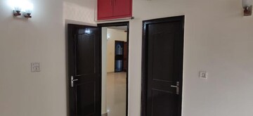 Furnished Amenities in 2 BHK Apartment at Parsvnath Majestic Floors, Vaibhav Khand – for Sale