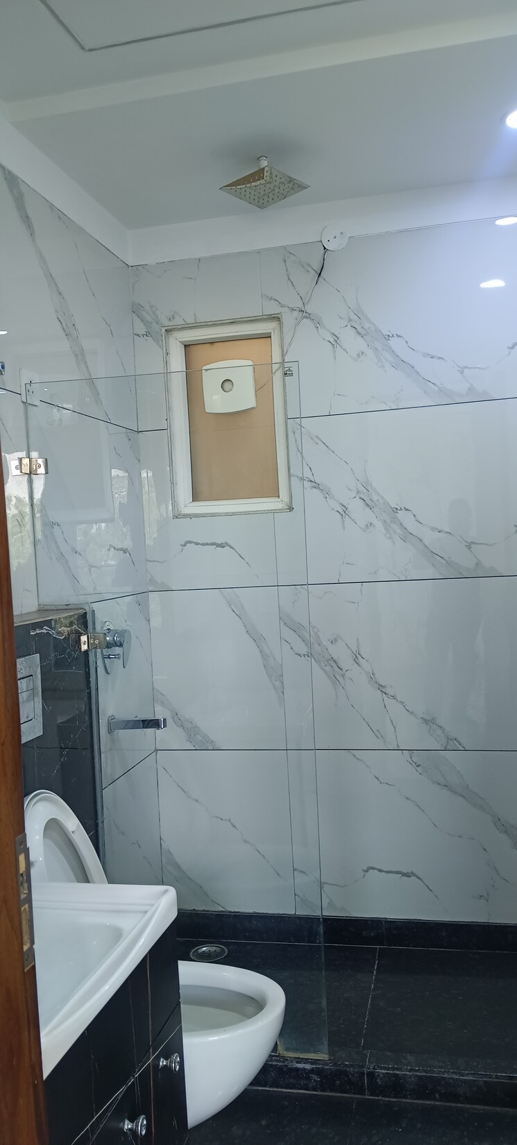 Attached Bathroom, tilak nagar 3 Bedroom 1800 Sq.Ft. Builder Floor In Tilak Nagar Delhi 8695639