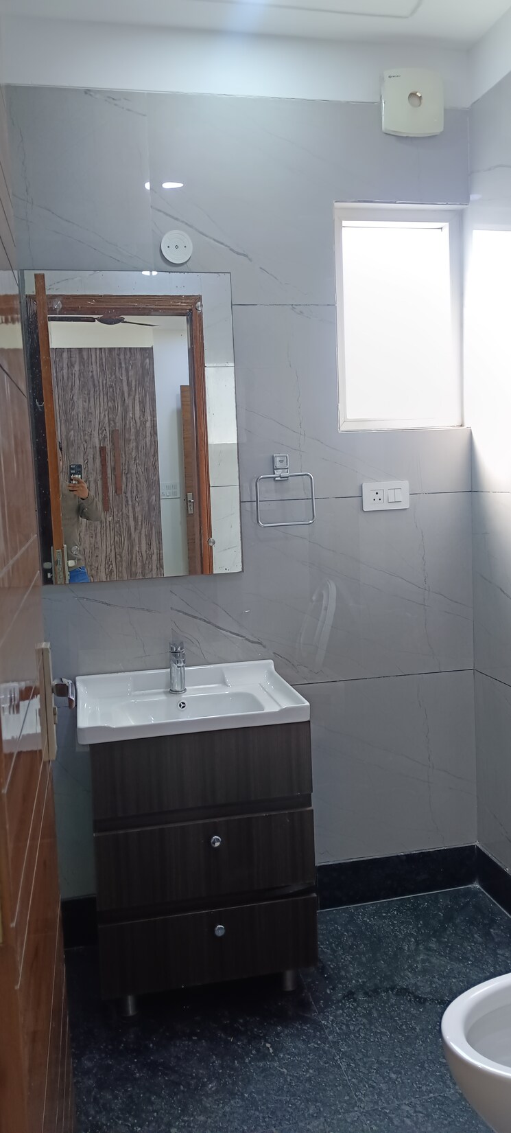Bathroom, tilak nagar 3 Bedroom 1800 Sq.Ft. Builder Floor In Tilak Nagar Delhi 8695639