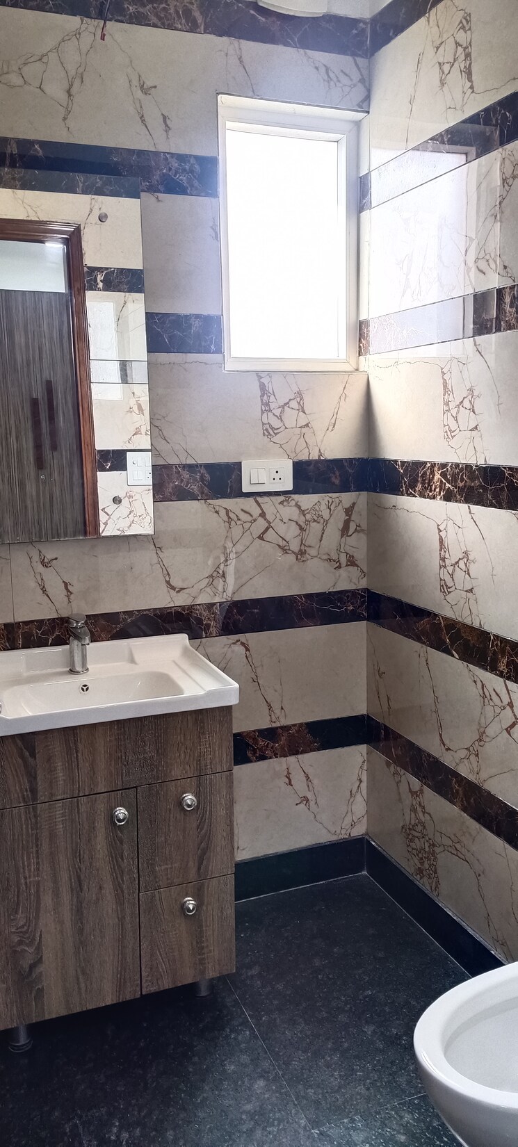 Attached Bathroom, tilak nagar 3 Bedroom 1800 Sq.Ft. Builder Floor In Tilak Nagar Delhi 8695639