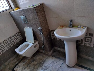 Bathroom in 2 BHK Builder Floor at Lucky The Palm Valley, Sector 1 Greater Noida – for Rent