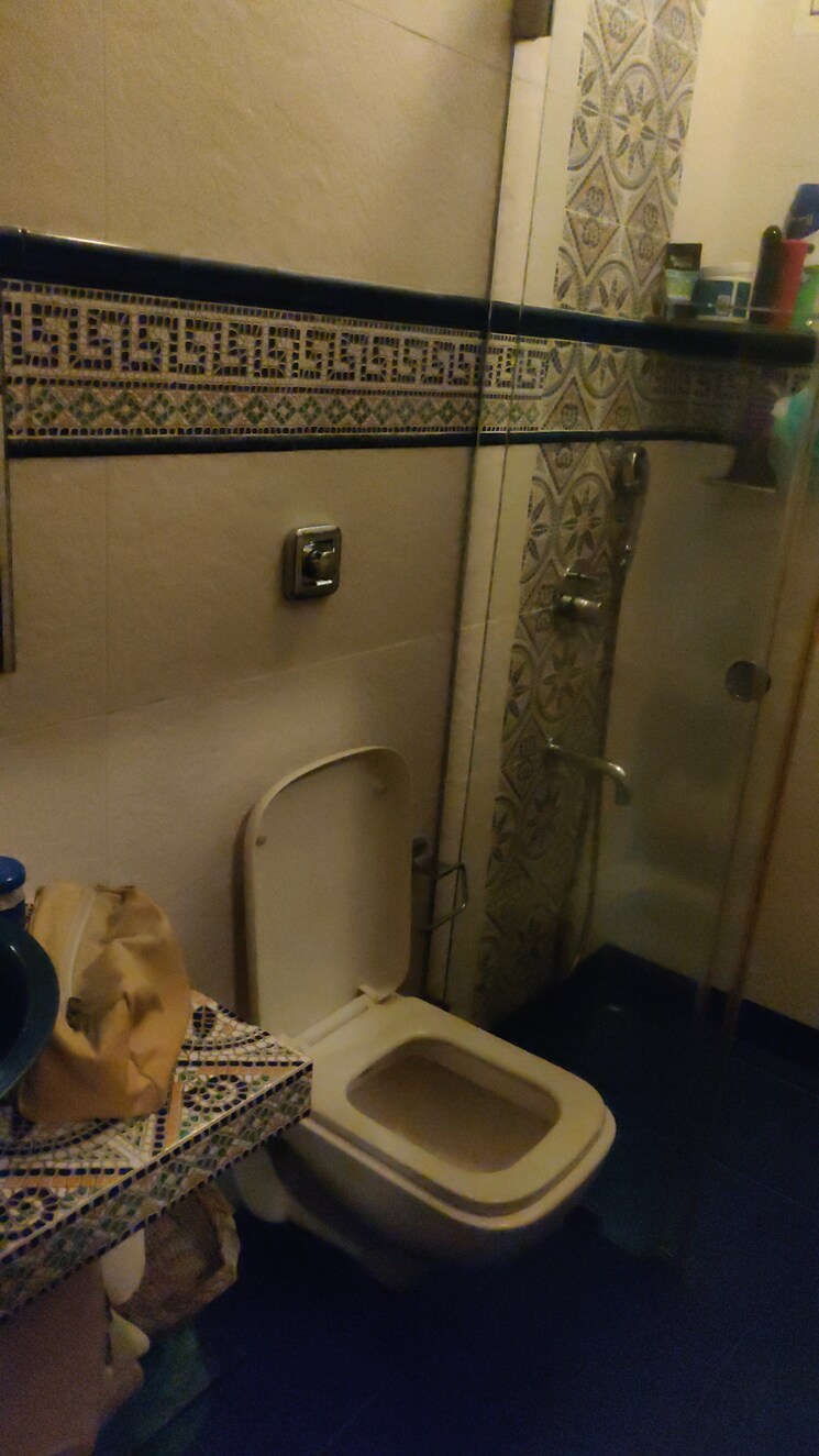 Attached Bathroom, colaba 2 Bedroom 1200 Sq.Ft. Apartment In Colaba Mumbai 8695714