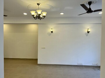 Room in 3 BHK Apartment at Ardee City Palm Grove Heights, Sector 52 – for Rent