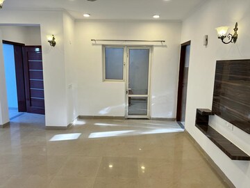 Building Lobby in 3 BHK Apartment at Ardee City Palm Grove Heights, Sector 52 – for Rent