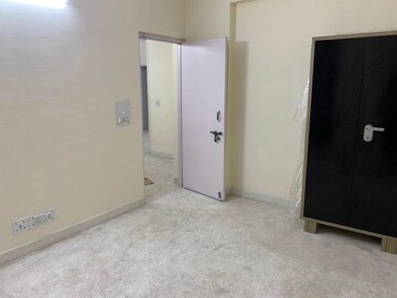 Room in 2 BHK Apartment at Ansal Sushant Estate, Sector 52 – for Rent