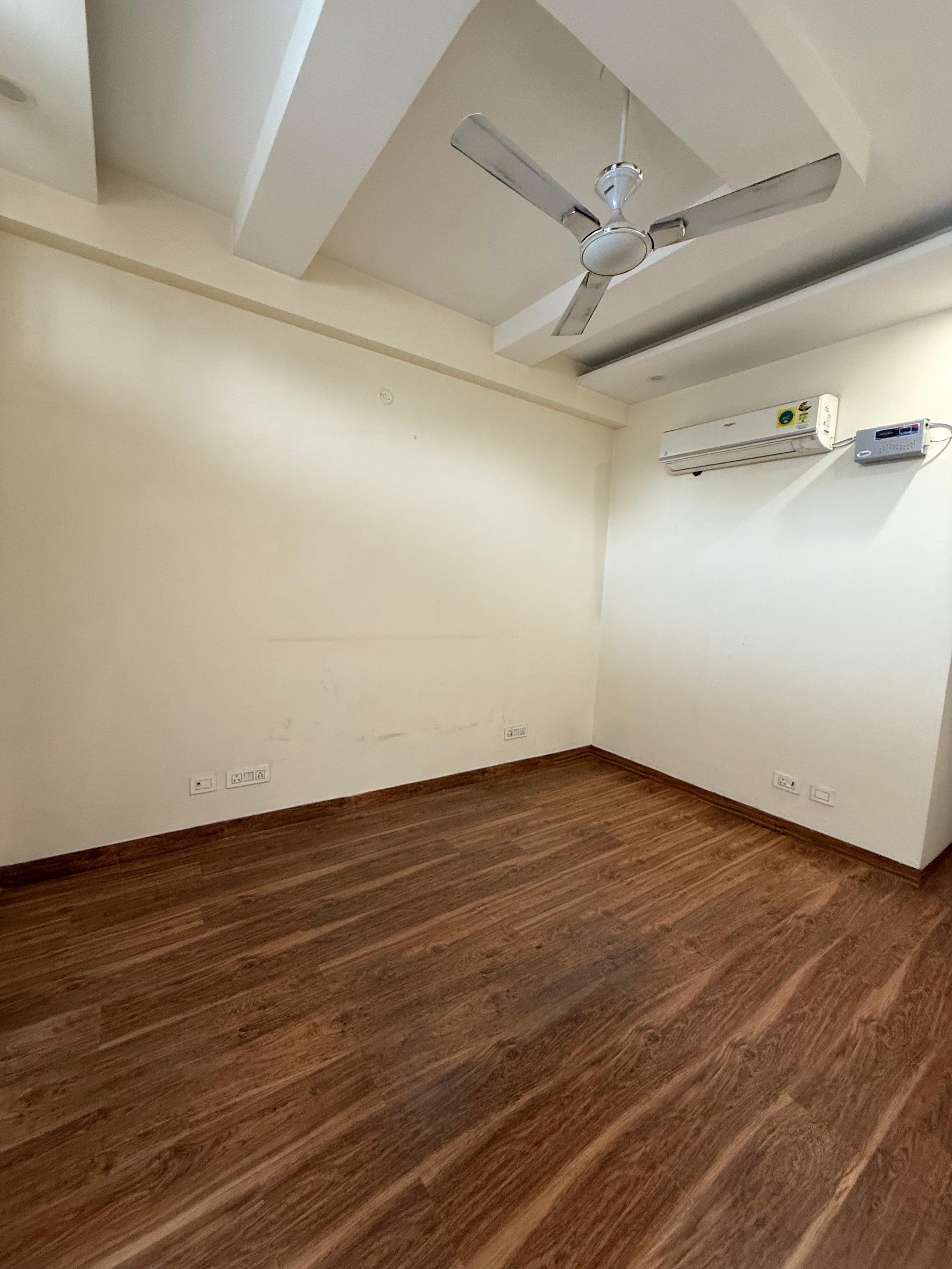 3 BHK + Servant Room Apartment For Rent in Pioneer Park Phase 1