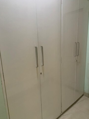 Furnished Amenities in 2 BHK Apartment at Raheja Sherwood, Goregaon East – for Rent