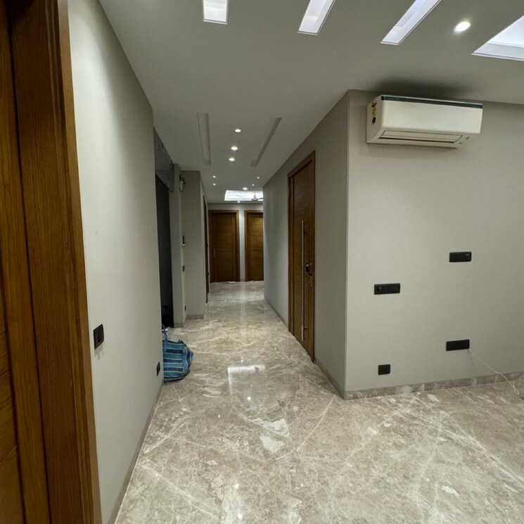 Room, south extension ii 3 Bedroom 1800 Sq.Ft. Builder Floor In South Extension ii Delhi 8695792