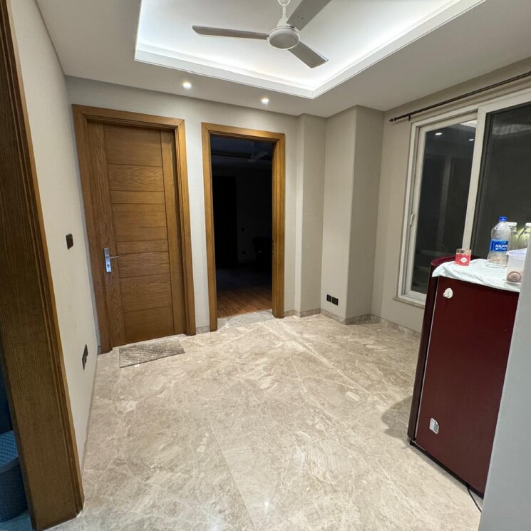 Room, south extension ii 3 Bedroom 1800 Sq.Ft. Builder Floor In South Extension ii Delhi 8695792