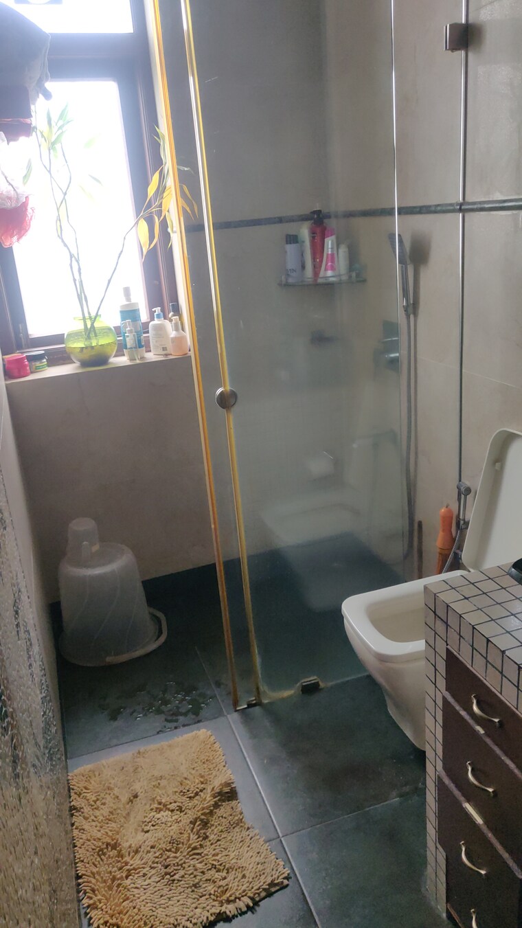 Bathroom, colaba 2 Bedroom 1200 Sq.Ft. Apartment In Colaba Mumbai 8695795