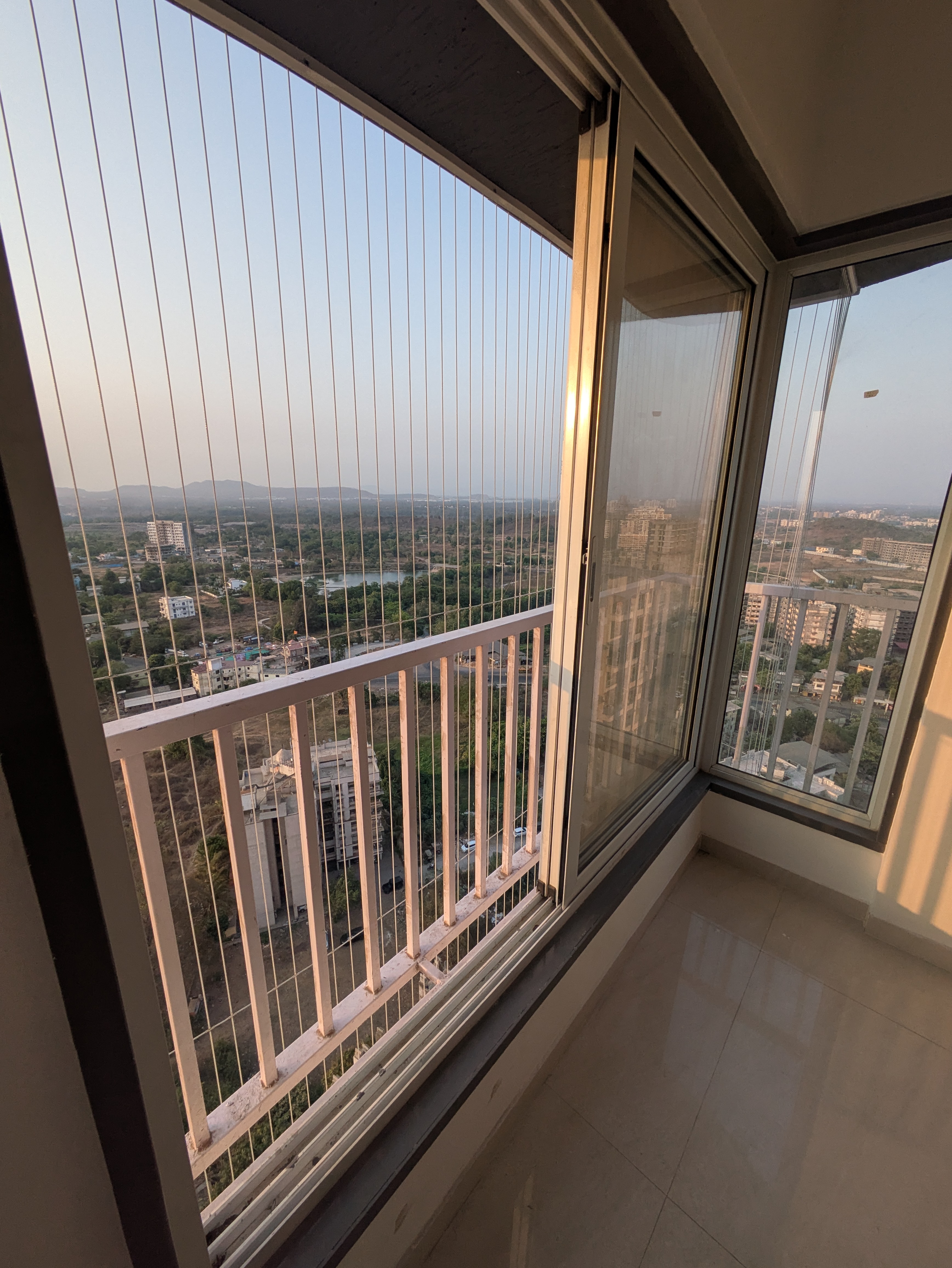 2 BHK Apartment For Rent in Triveni Crown