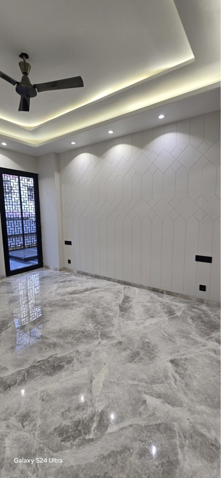 Bedroom, sushant lok i 4 Bedroom 300 Sq.Yd. Builder Floor In Sushant Lok I Gurgaon 8695675